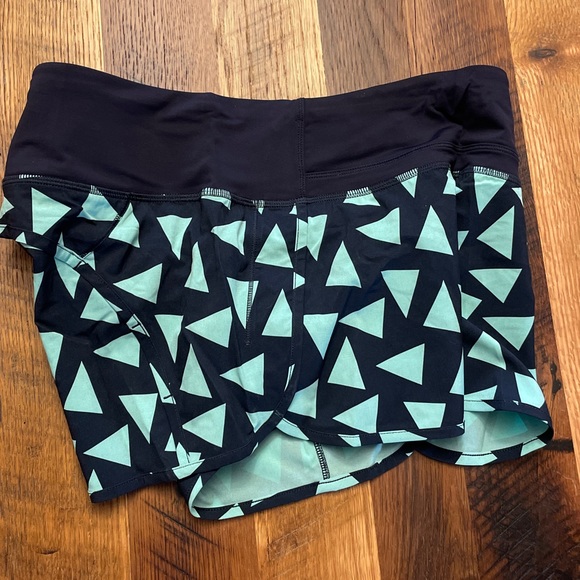 Lululemon Run Times Shorts - Nacho, Size 6 NWT - Picture 5 of 15